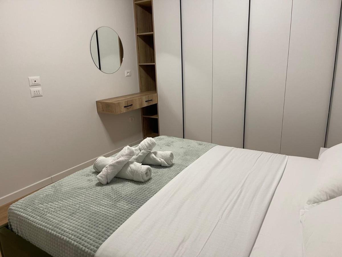 Wanderlust Tirana Appartement Buitenkant foto